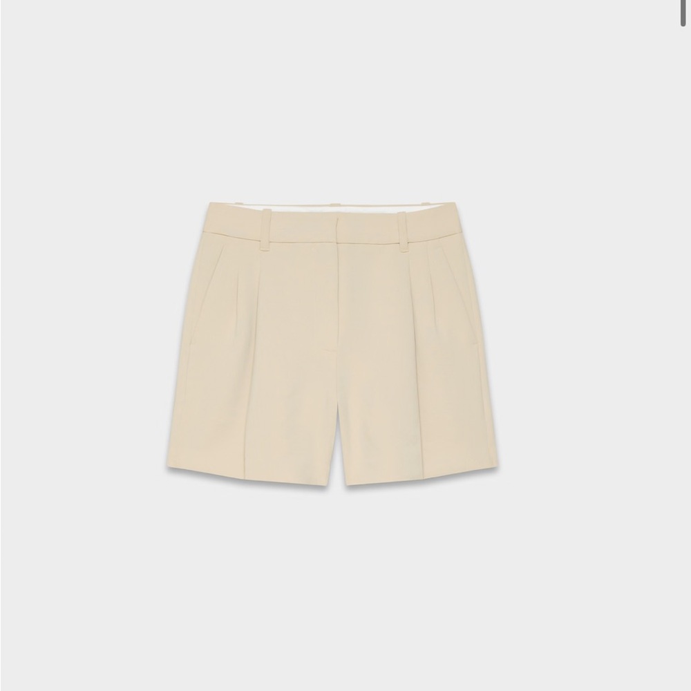 Aritzia effortless shorts heather beige color